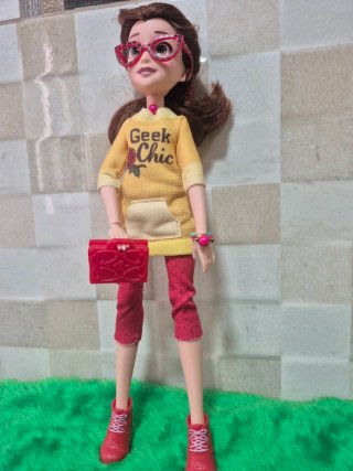Muñeca Princesa Bella Disney Casual