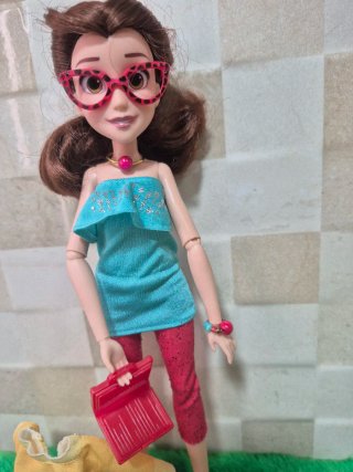 Muñeca Princesa Bella Disney Casual