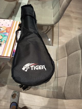 Ukulele bianco brillante Tiger