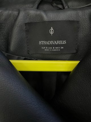 Chaqueta Biker con flecos Polipiel Stradivarius