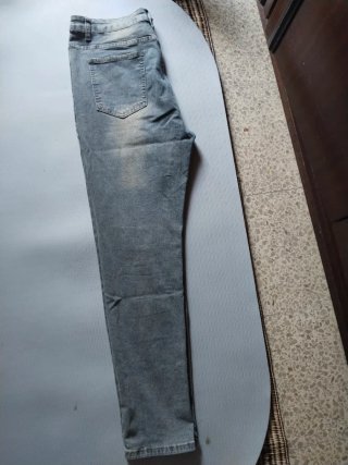 Pantalones vaqueros hombre grises