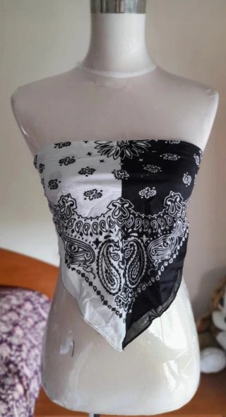 Pañuelo/Top/Bandana Diseño Dividido Blanco y Negro