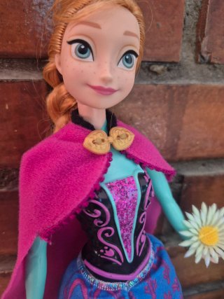 Muñeca Princesa Anna Frozen
