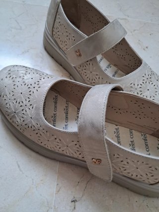 Zapatos Comfeet Dorados Mujer