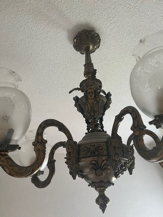 Elegante lámpara antigua de bronce y cristal