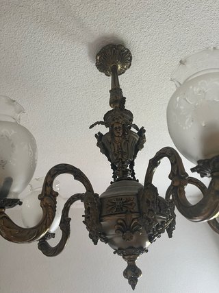 Elegante lámpara antigua de bronce y cristal