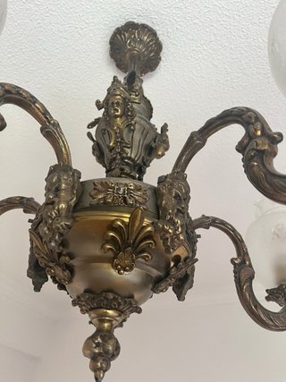 Elegante lámpara antigua de bronce y cristal