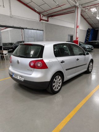 Volkswagen Golf 2004