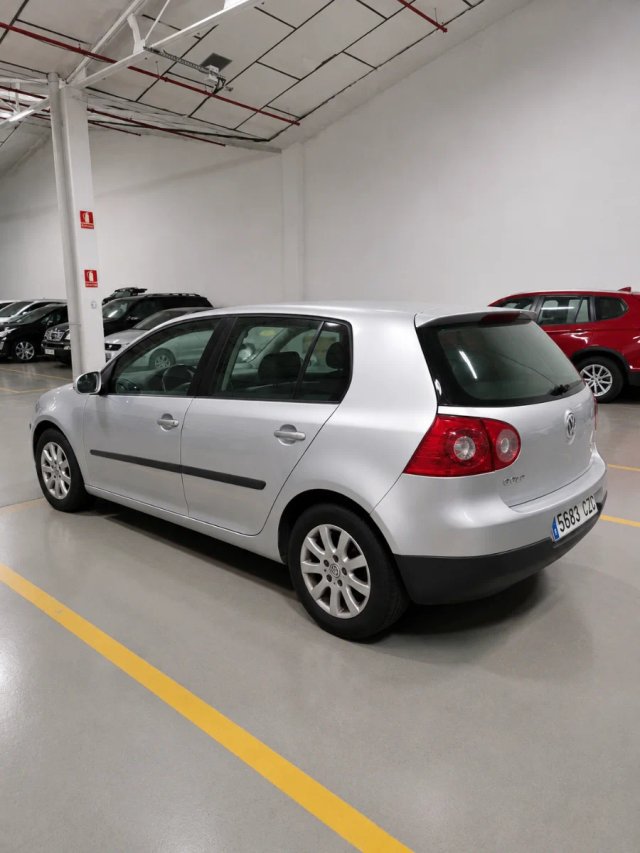 Volkswagen Golf 2004