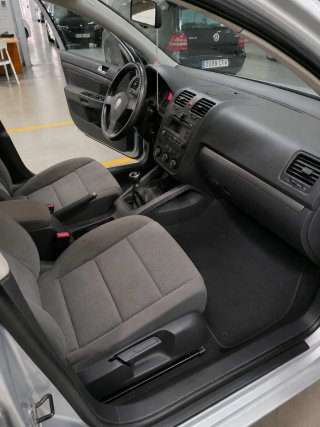 Volkswagen Golf 2004