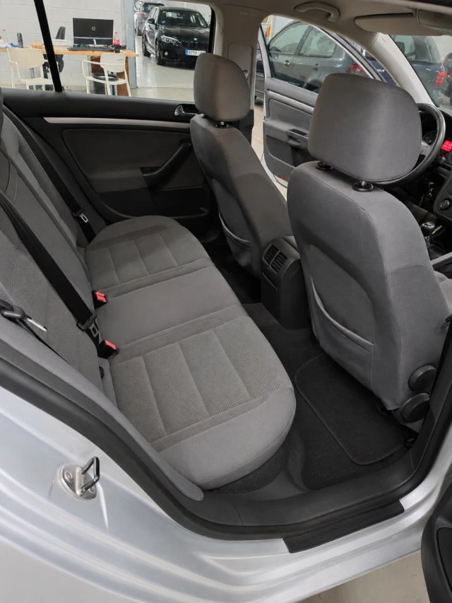 Volkswagen Golf 2004