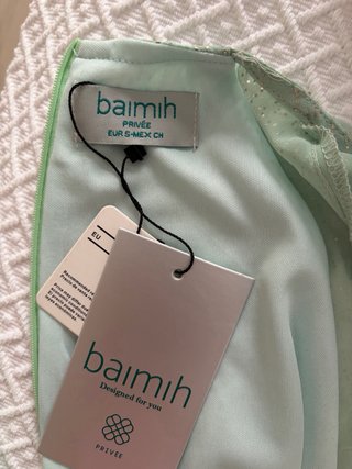 Vestido Baimih verde con detalles dorados