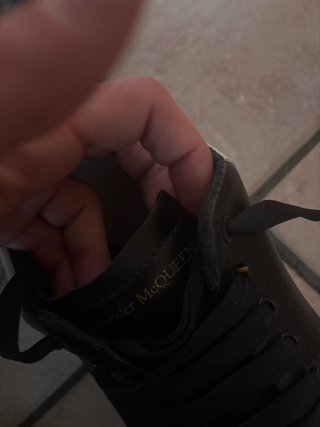 Alexander McQueen sneakers nere e bianche