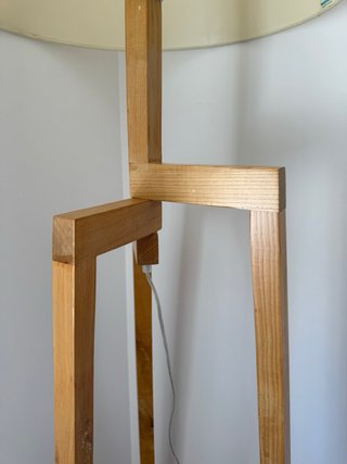 Lámpara de pie diseño madera y tela