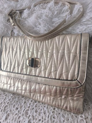 Bolso Clutch Acolchado Dorado