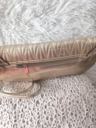 Bolso Clutch Acolchado Dorado