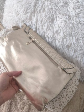 Bolso Clutch Acolchado Dorado