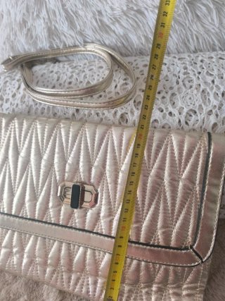 Bolso Clutch Acolchado Dorado