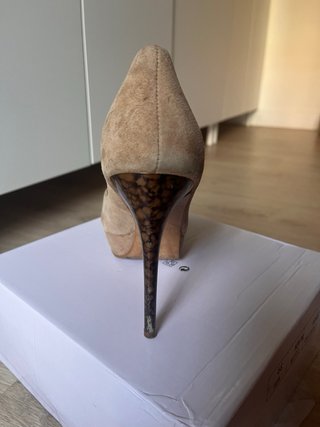 Zapatos de tacón beige talla 39