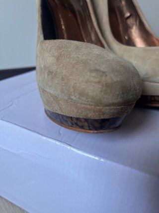Zapatos de tacón beige talla 39