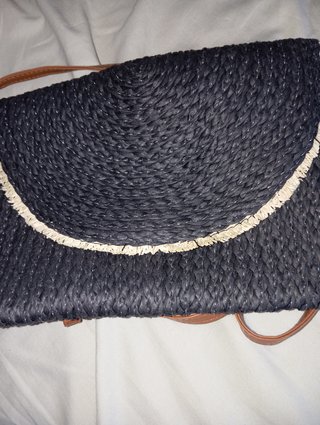 Bolso de rafia negro y beige