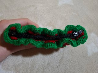 Cartera de fresas ganchillo hecho a mano