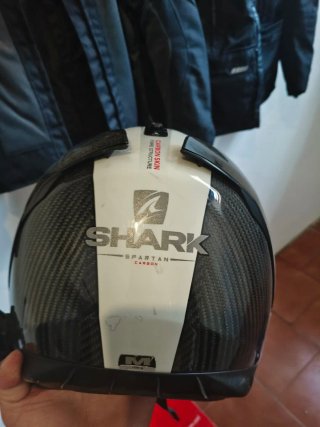 Casco de moto Shark negro y blanco 220 los dos