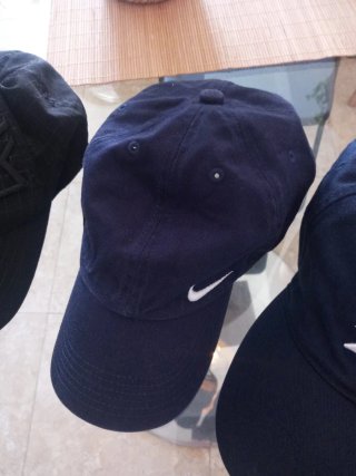 Lote 3 Gorras Nike,  Reebok y Alpinestars