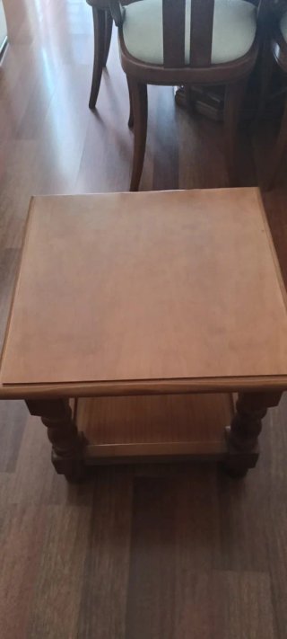 Mesa de pino cuadrada de 50/50
