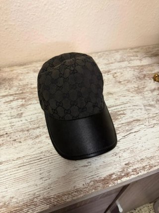 Gorra Gucci GG Negra y Marrón