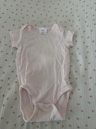 Body bebé Zara 6 meses manga corta