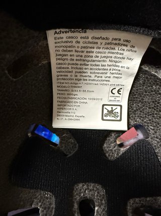 Casco y protecciones para patinar rosa