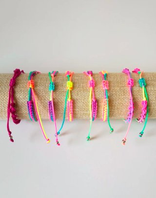 Bracciale colorato regolabile