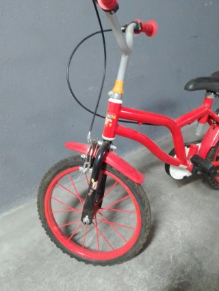 Bicicleta infantil roja 5 años Mickey Mouse