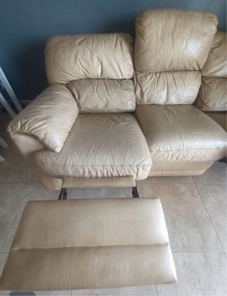 Sofá de piel beige 3 plazas