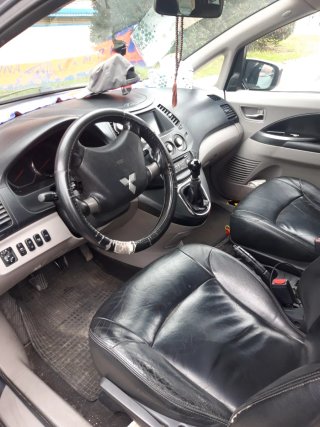 Mitsubishi Grandis 2007