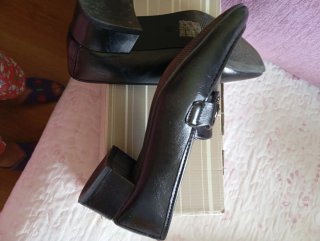 Mocasines negros con hebilla
