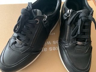 Zapatillas marca Carmela