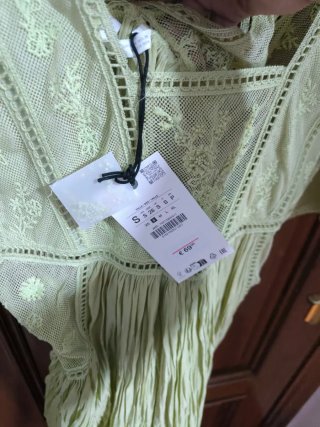 Vestido largo verde Zara encaje