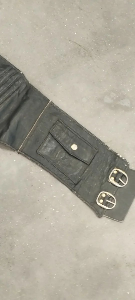 Faja cintura para moto.