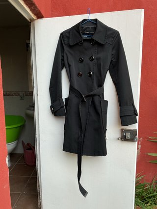 Gabardina Zara Basic Negra