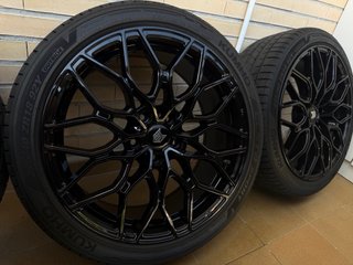 Llantas 18 nuevas con neumáticos nuevos
