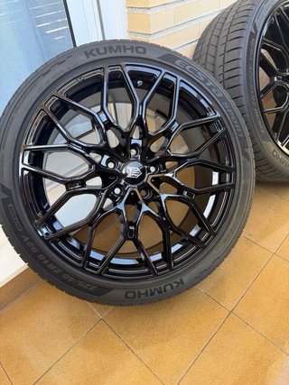 Llantas 18 nuevas con neumáticos nuevos