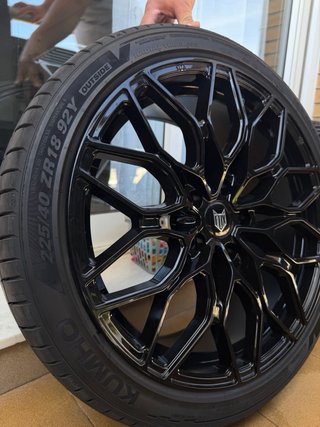 Llantas 18 nuevas con neumáticos nuevos