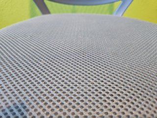 Silla de oficina azul y blanca