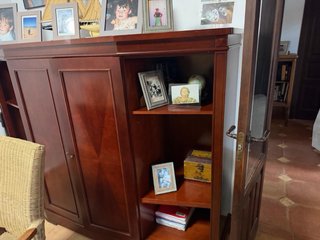 Conjunto Mesa , Sillas y mueble Caoba