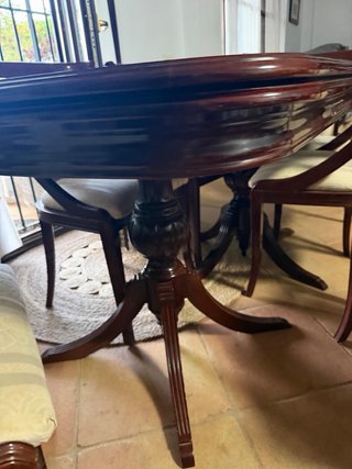 Conjunto Mesa , Sillas y mueble Caoba