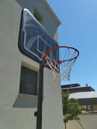 Canasta de baloncesto ajustable