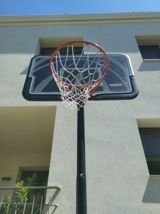 Canasta de baloncesto ajustable