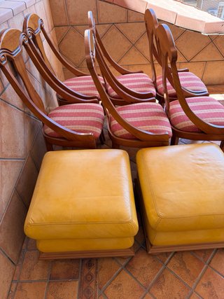 Sillas de salón y puffs